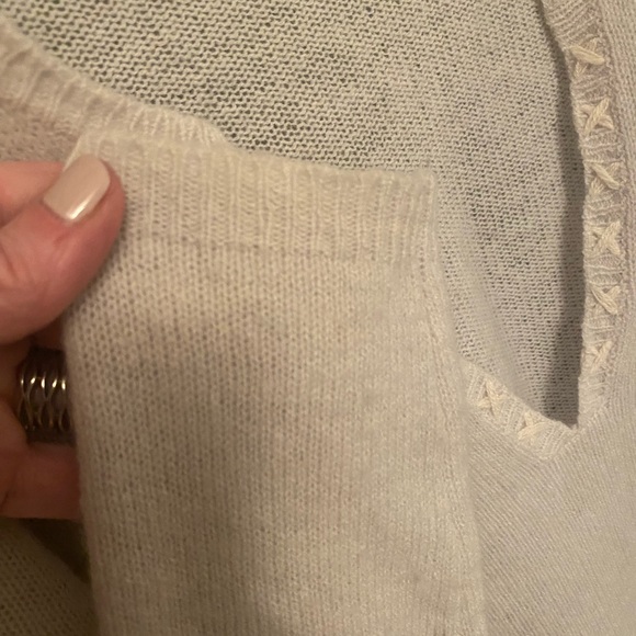Feather light cashmere 3 season sweater. GUC some pilling and a small moth hole. - Picture 6 of 8